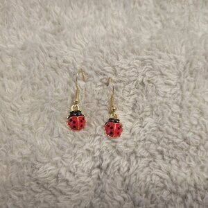 Ladybugs Earrings One Pair Gold Tone Hanging Dangle Fish Hook Red E14E